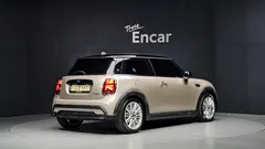 2022 Mini Cooper 클래식 플러스 — фото 2