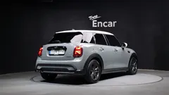 2023 Mini Cooper 5Door Classic — фото 2