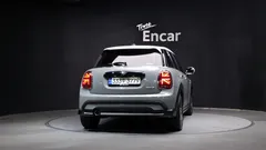 2023 Mini Cooper 5Door Classic — фото 4