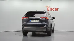 2022 Toyota RAV4 2.5 4WD Hybrid — фото 4
