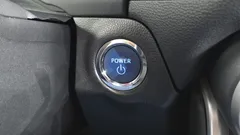 2022 Toyota RAV4 2.5 4WD Hybrid — фото 19