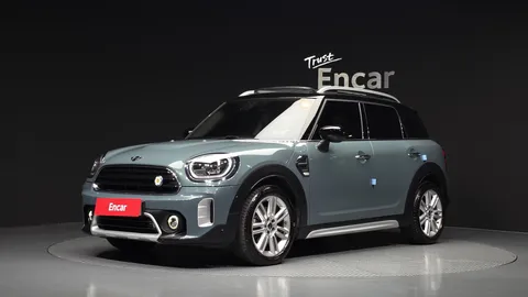2023 Mini Countryman Classic Plus Launch Pack