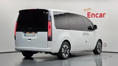 2023 Hyundai Staria Lounge 9-Seater — фото 2