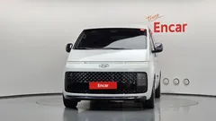 2023 Hyundai Staria Lounge 9-Seater — фото 3