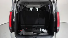 2023 Hyundai Staria Lounge 9-Seater — фото 20