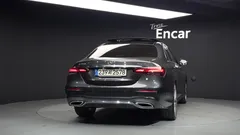 2022 Mercedes-Benz E-Class E350 4MATIC AMG Line — фото 4