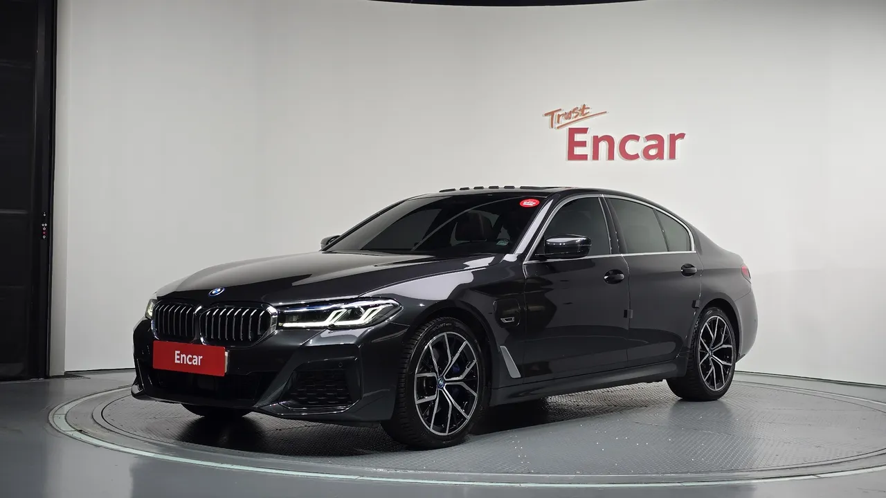 2023 BMW 5-Series 530e M Sport