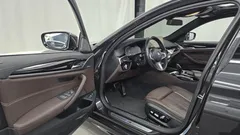 2023 BMW 5-Series 530e M Sport — фото 10