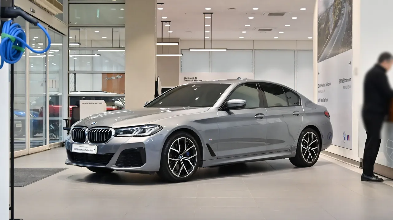 2023 BMW 5-Series 530i xDrive M Sport Package