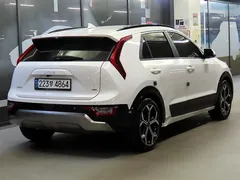 2024 Kia Niro Signature — фото 4