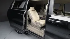 2023 Kia Carnival Diesel 9-Seater Prestige — фото 12