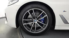 2023 BMW 5-Series 520i M Sport — фото 5