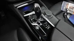 2023 BMW 5-Series 520i M Sport — фото 9