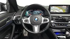 2023 BMW 5-Series 520i M Sport — фото 16