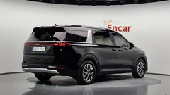 2023 Kia Carnival Diesel 9-Seater Prestige — фото 2