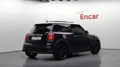 2023 Mini Cooper 3Door Resolute Edition — фото 2