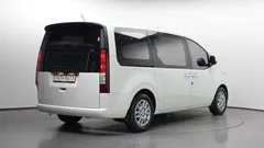 2022 Hyundai Staria Tourer 11-Seater — фото 2