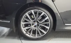 2022 BMW 7-Series 740i M Sport — фото 5