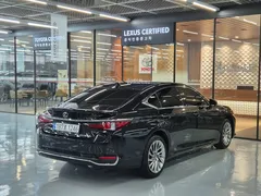 2023 Lexus ES Executive — фото 2