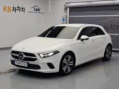 2022 Mercedes-Benz A-Class A220 Hatchback — фото 2