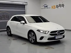 2022 Mercedes-Benz A-Class A220 Hatchback — фото 4