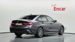 2022 BMW 3-Series 320i M Sport — фото 2