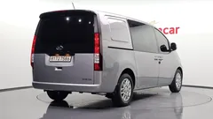 2022 Hyundai Staria Cargo 5-Seater — фото 2
