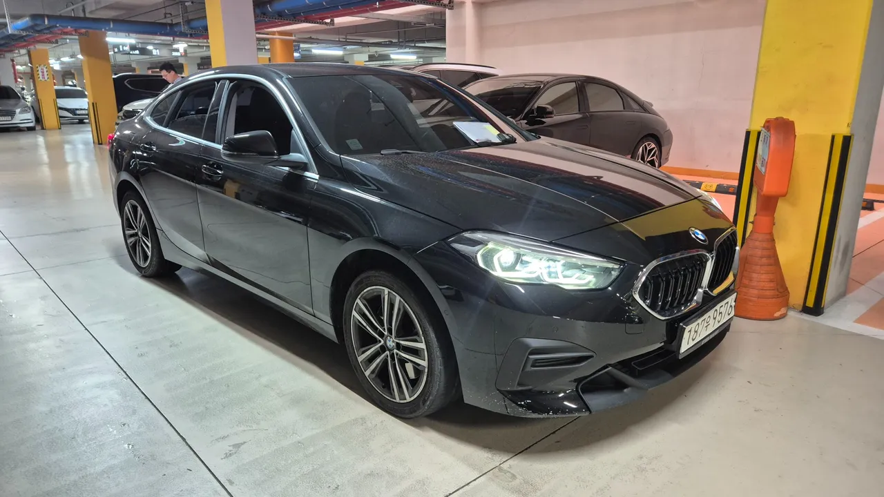 2022 BMW 2-Series 220i Advantage
