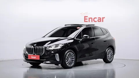 2023 BMW 2-Series 220i Luxury