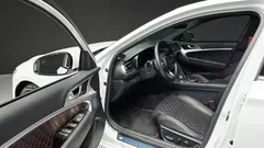 2023 Genesis G70 Gasoline 2.0T 4WD — фото 10