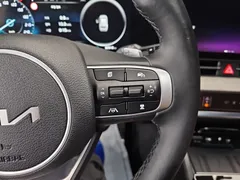 2023 Kia Sportage Signature 2WD — фото 16