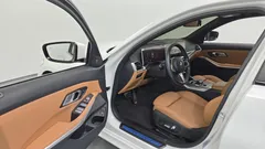2024 BMW 3-Series 320i M Sport — фото 10