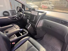 2024 Hyundai Staria Cargo 5-Seater — фото 9