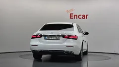 2022 Mercedes-Benz E-Class E350 4MATIC Avantgarde — фото 4