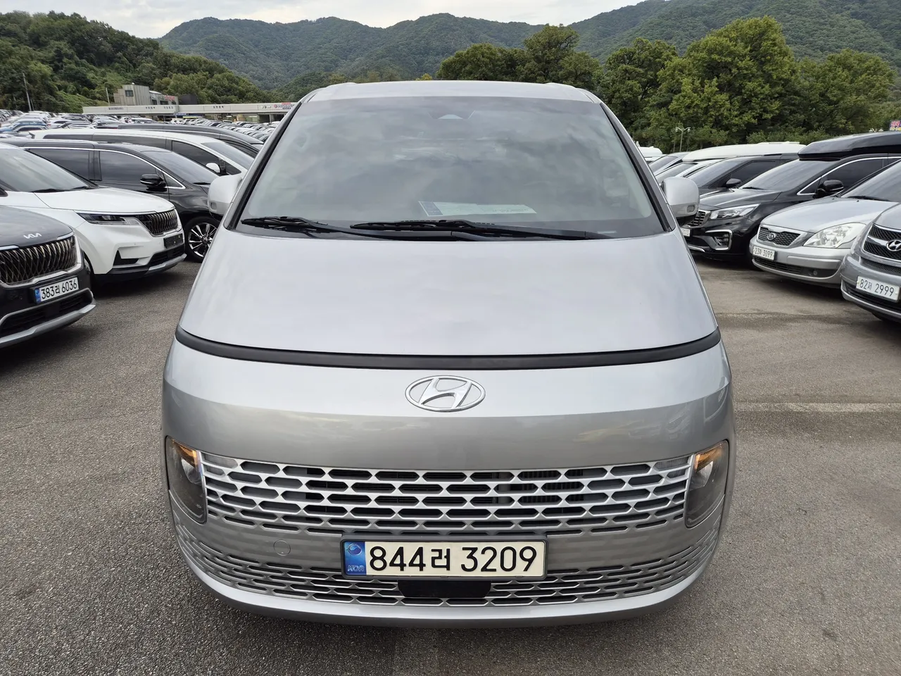 2022 Hyundai Staria Cargo 3-Seater