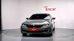 2022 BMW 5-Series 520i Luxury — фото 3
