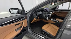 2022 BMW 5-Series 520i Luxury — фото 10