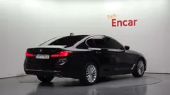 2022 BMW 5-Series 520i Luxury — фото 2