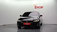 2022 BMW 5-Series 520i Luxury — фото 3
