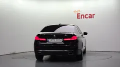 2022 BMW 5-Series 520i Luxury — фото 4