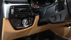 2022 BMW 5-Series 520i Luxury — фото 20