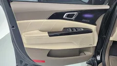2023 Kia Carnival Diesel 7-Seater Hi-Limousine — фото 10