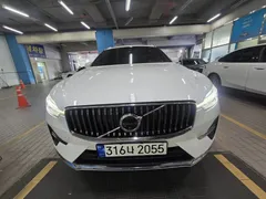 2023 Volvo XC60 B5 Ultimate Bright — фото 3