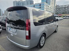 2023 Hyundai Staria Tourer 11-Seater — фото 4