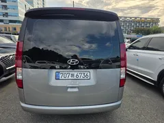 2023 Hyundai Staria Tourer 11-Seater — фото 6