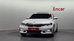 2022 BMW 3-Series 320i Luxury — фото 3