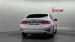 2022 BMW 3-Series 320i Luxury — фото 4