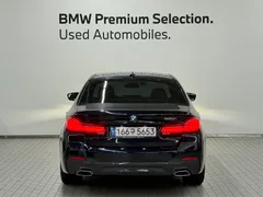 2022 BMW 5-Series 520i M Sport — фото 4