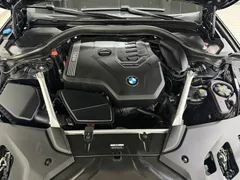 2022 BMW 5-Series 520i M Sport — фото 6
