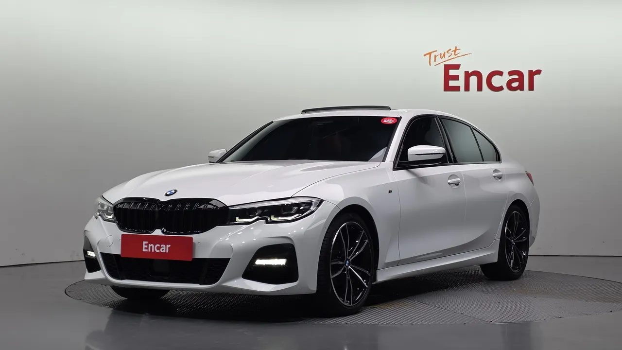 2022 BMW 3-Series 320i M Sport